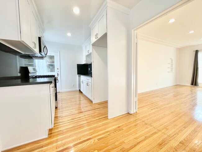 Foto del edificio - 449 N Stanley Ave