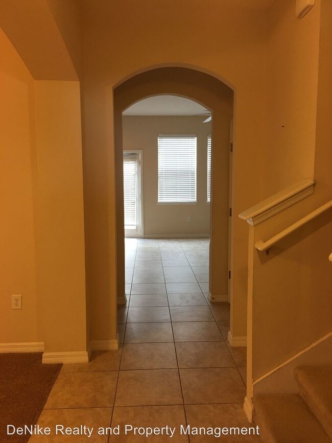 Building Photo - 7114 Five Oaks Dr