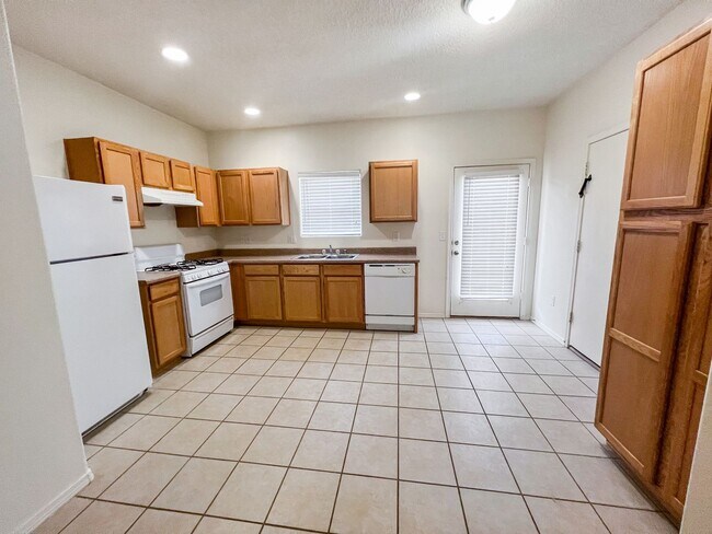 Foto del edificio - 2319-2331 N Desert Willow Ln