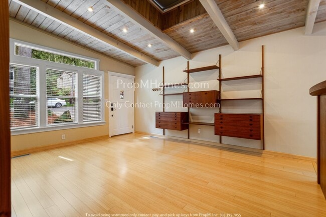 Building Photo - Gorgeous Japanese Inspired Home in Lake Os...