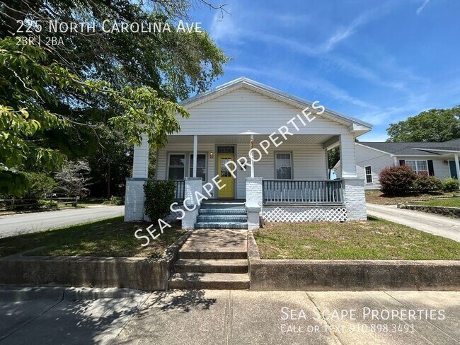 Building Photo - *First Month Special* renovated 2 bed/2 ba...