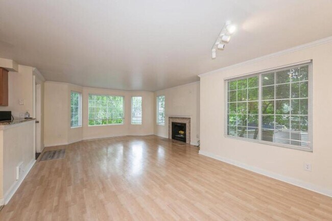 Foto del edificio - 2 bedroom in Kirkland WA 98034