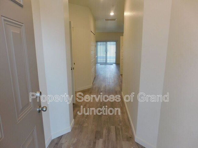 Foto del edificio - 658 Brookwillow Dr