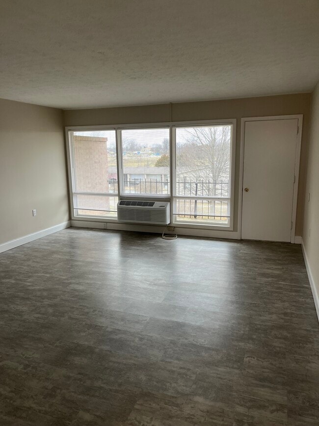 Building Photo - 200 Thistlewood Ave