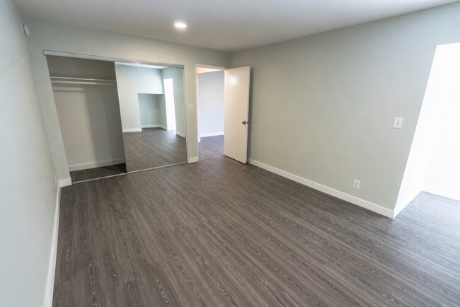 Interior Photo - 1944 Whitley Ave.