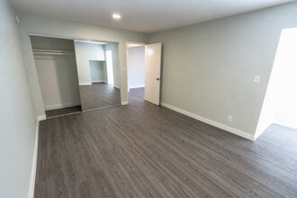Interior Photo - 1944 Whitley Ave.