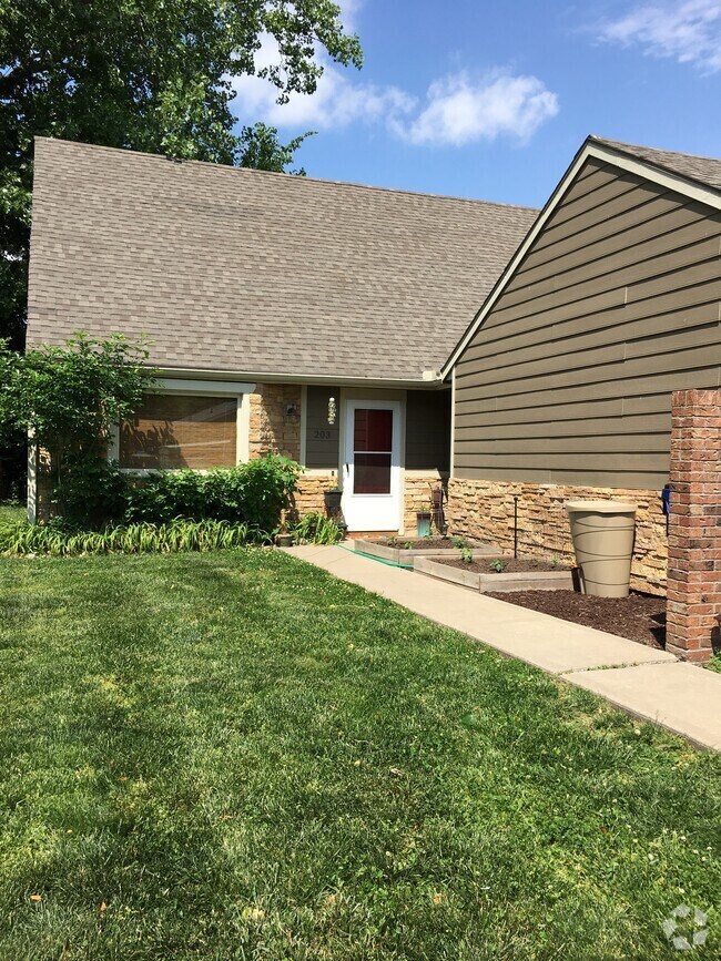 Pinckney Apartments for Rent Lawrence, KS 18 Rentals