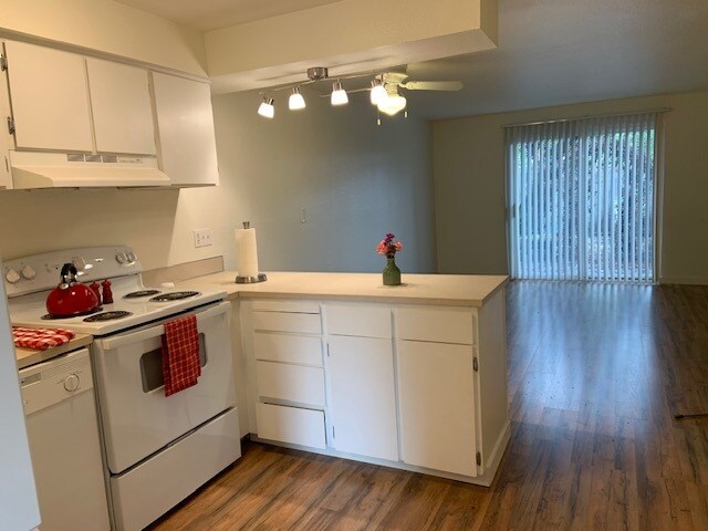 Primary Photo - 630 M St NE