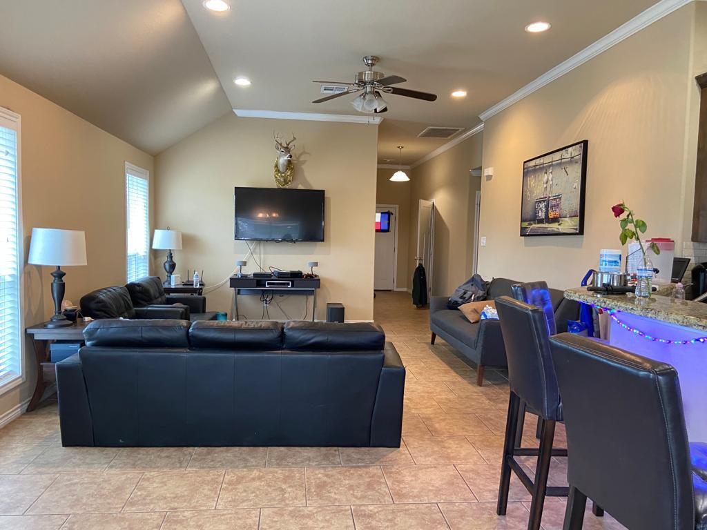 Primary Photo - 3100 Claremont Dr