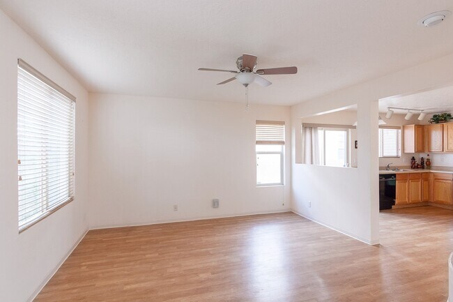 Building Photo - Ideal 3 Bedroom Home In The Desirable Neig...