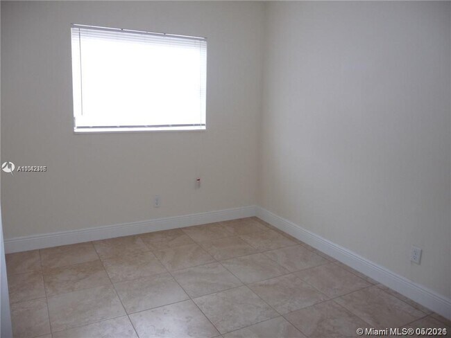 Building Photo - 2341 NW 12th Ct