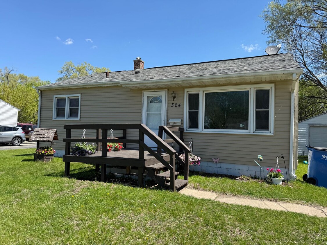 Primary Photo - 3 Bedroom, 1 Bathroom House located in Was...