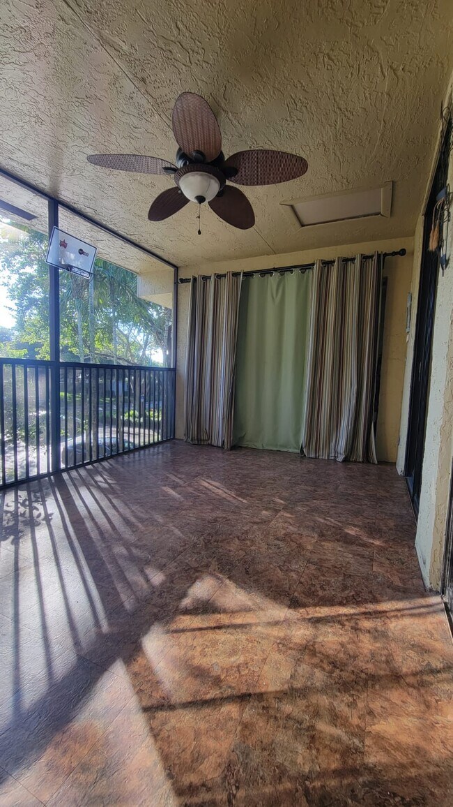 Patio balcony - 2470 NW 49th Ter