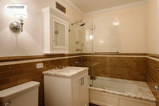 Building Photo - 27 W 72nd St