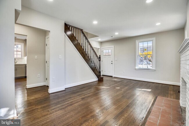 Foto del edificio - 8100 Glenbrook Rd