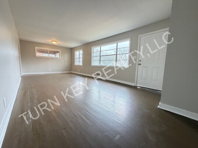 Building Photo - 908 5 Mile Rd