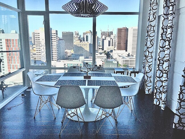 Foto del edificio - 1080 Park Blvd
