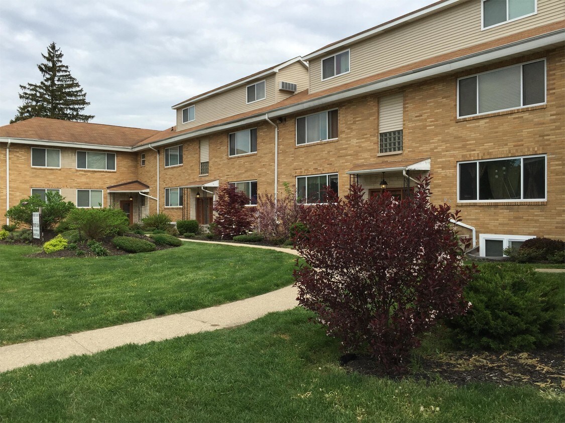 1729 Oak St Unit 1733 A, Niles, MI 49120 Apartment for Rent in Niles