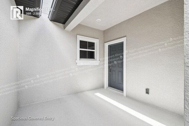 Foto del edificio - AVAILABLE TODAY!  New Luxury Townhome finished with High-End Touches