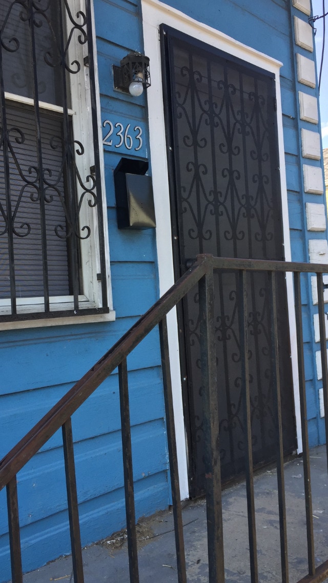 Entrada principal - 2363 N Robertson St