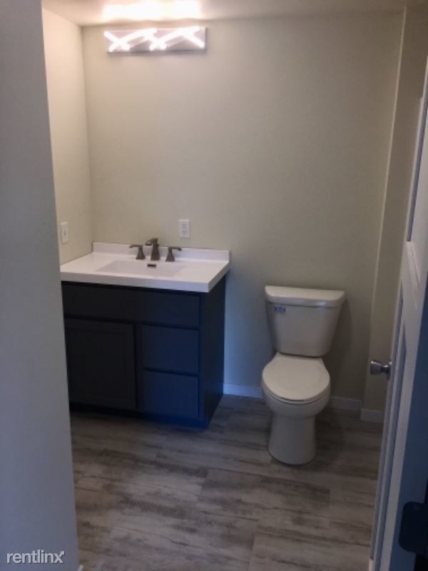Building Photo - 2 br, 1 bath Apartment - 116 Tilson St E