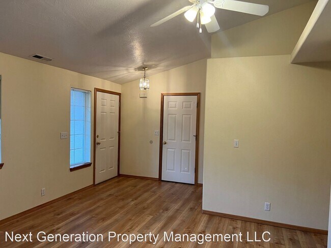 Building Photo - 3 br, 2 bath House - 4013 Forsythia St.