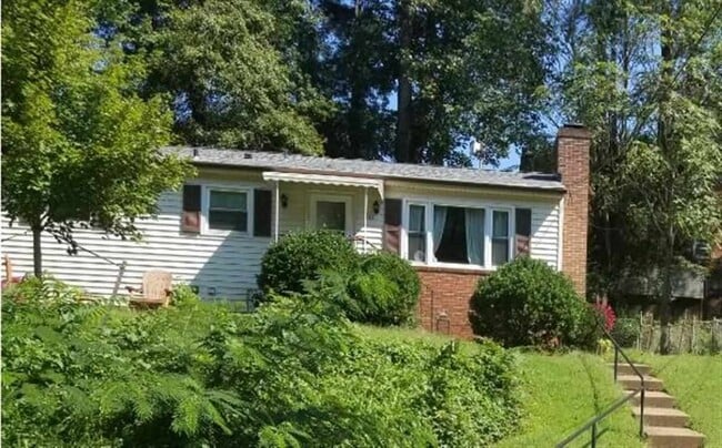 Building Photo - 707 Rock Creek Rd
