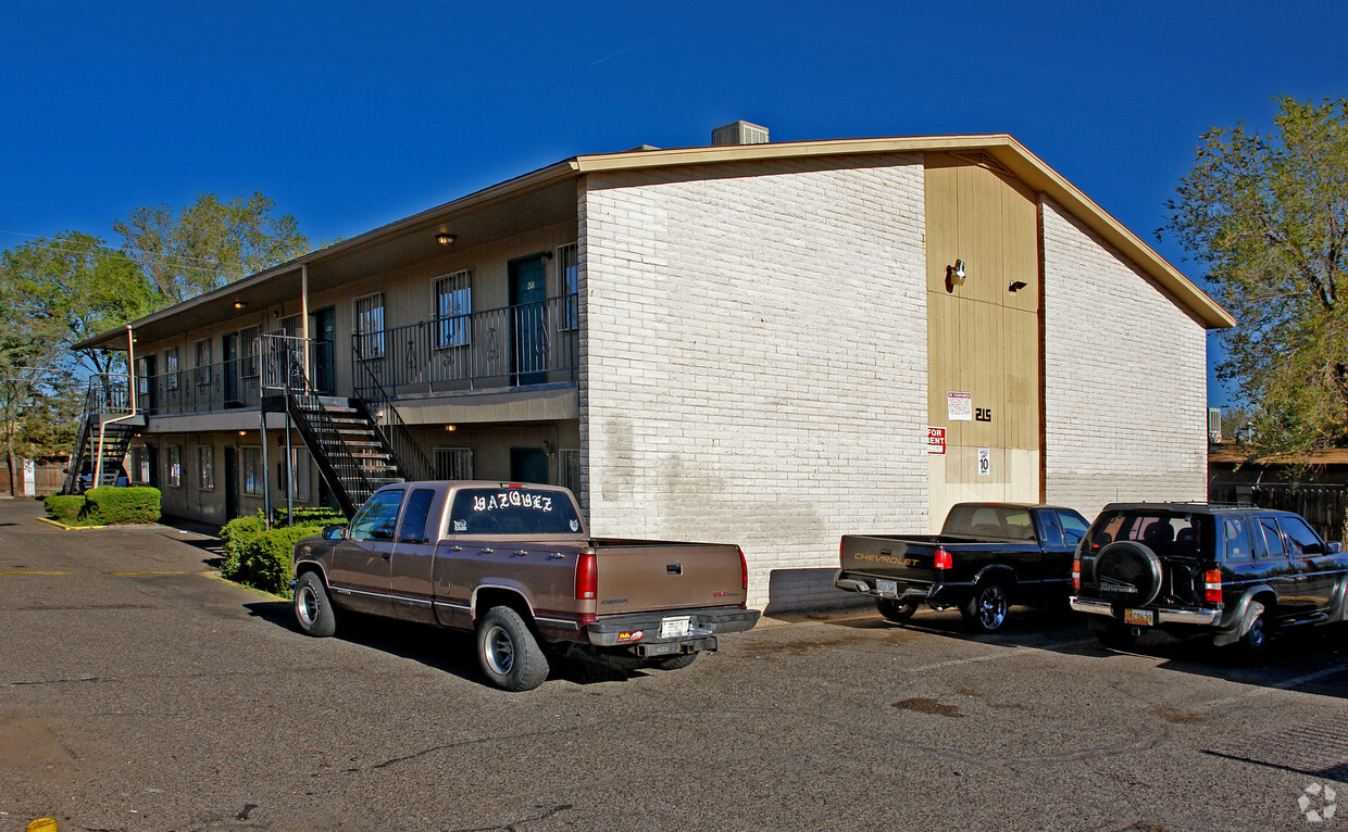 Foto principal - Wisconsin Apartments