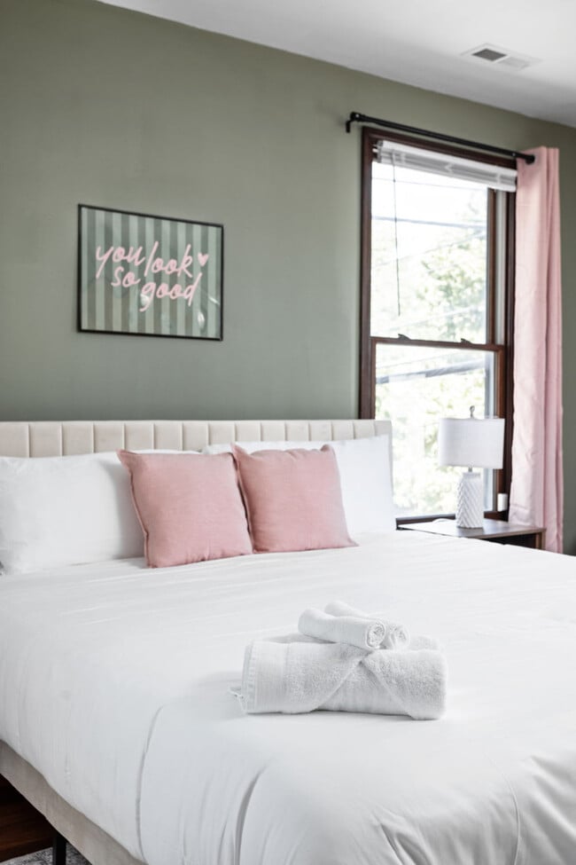 Building Photo - 525 E North St