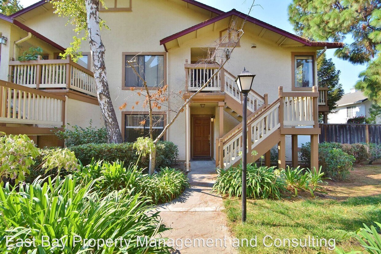 Primary Photo - 2 br, 2 bath House - 38739 Huntington Cir.