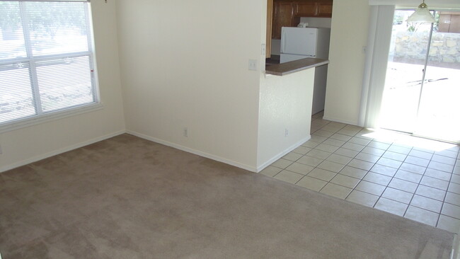 Building Photo - Northeast El Paso 3 Bed