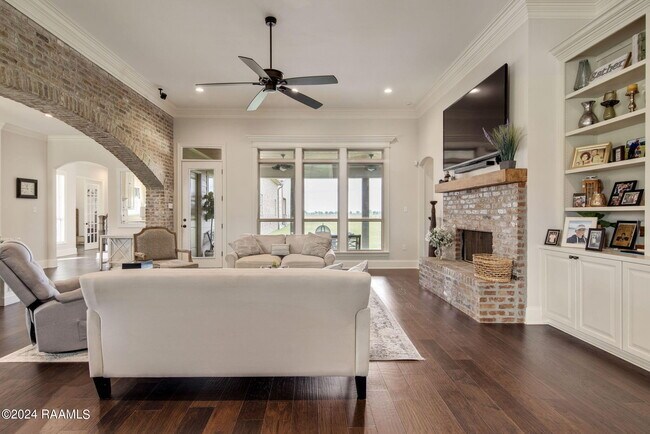 Foto del edificio - 2052 Main Hwy