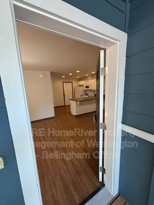 Foto del edificio - 422 Oak Hill Ln