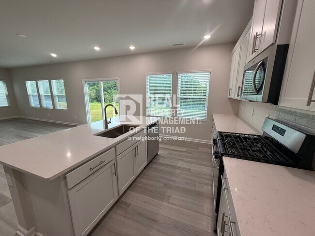 Foto del edificio - 2262 Cherry Ln