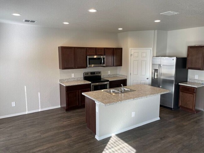 Building Photo - Available Now! Tour or Apply Today for This Charming 3 Bedroom, 2.5 Bath Home in Scott’s Hollow!