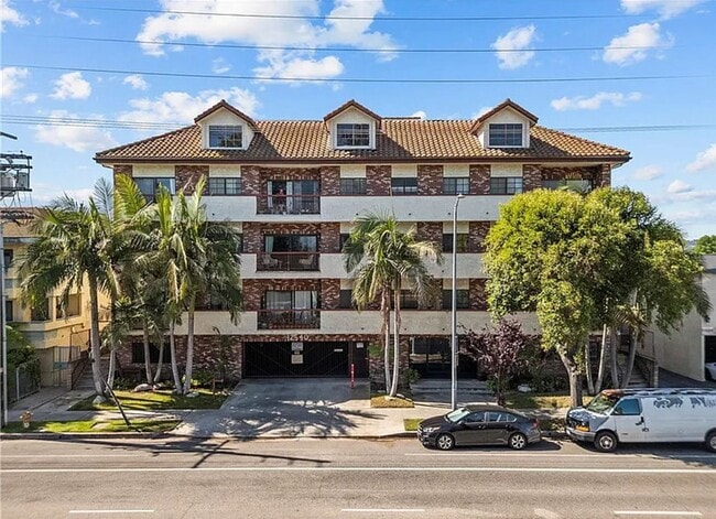 Building Photo - 12540 Burbank Blvd