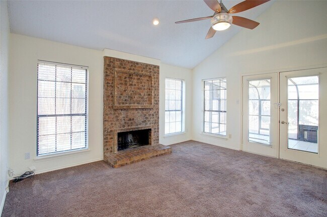 Foto del edificio - 10702 Tall Oak Dr