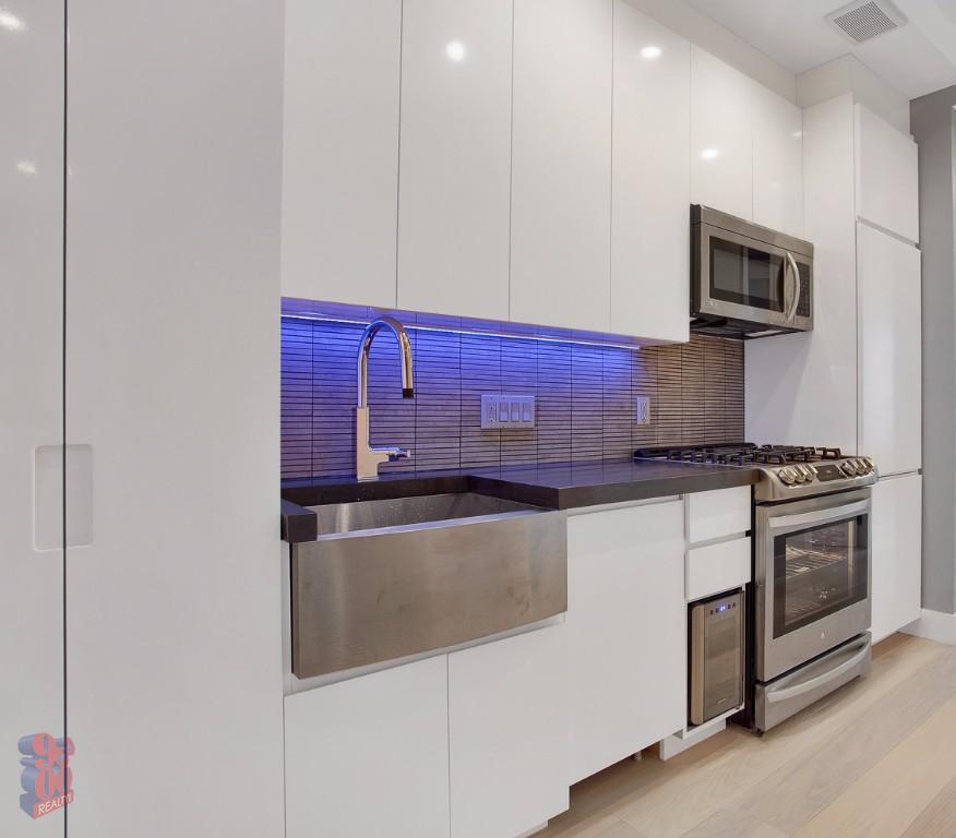 Foto principal - 380 E 10th St