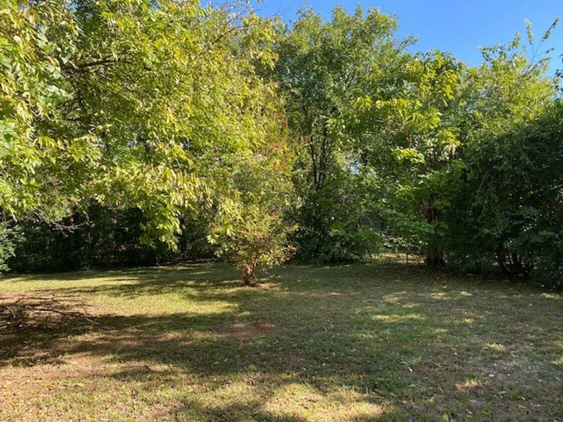 Foto principal - 2/1 in South Denison with Carport and Fenc...