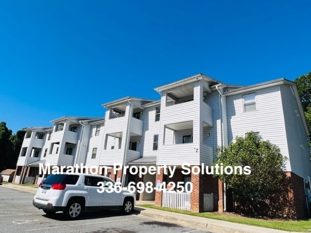 Foto principal - 4005 McIntosh St