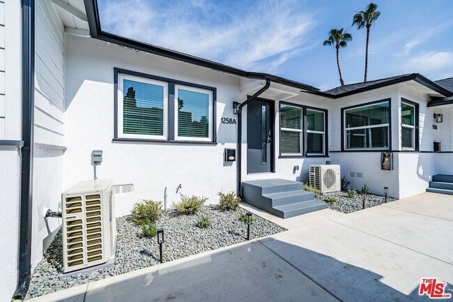 Building Photo - 1258 Mariposa St