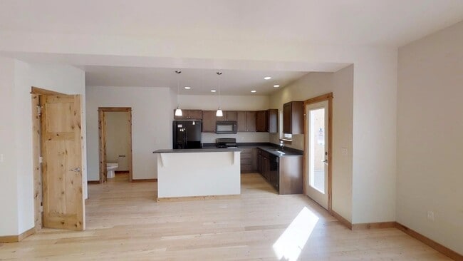 Building Photo - 120 Naomi Rose Ln