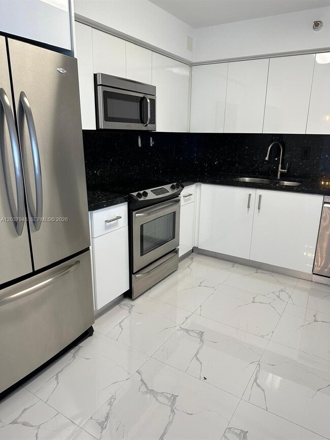 Foto del edificio - 3530 Mystic Pointe Dr