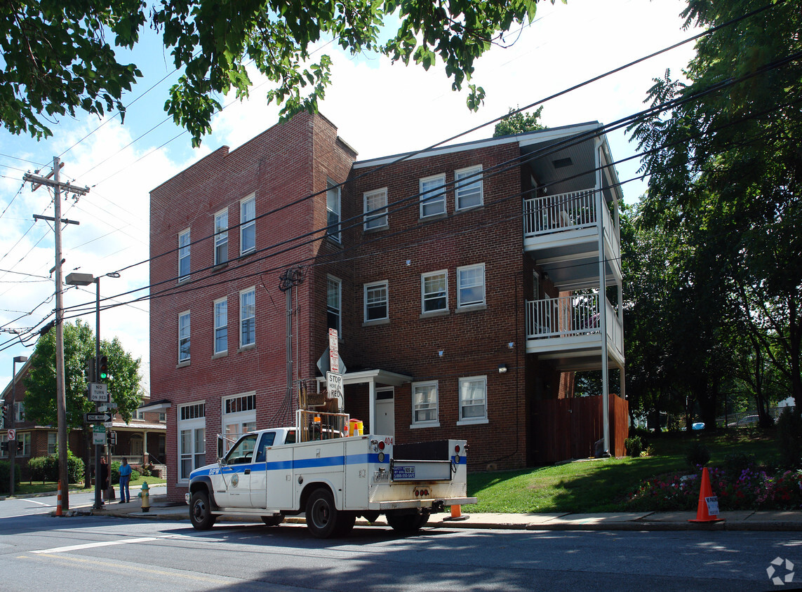 Building Photo - 240 W South St