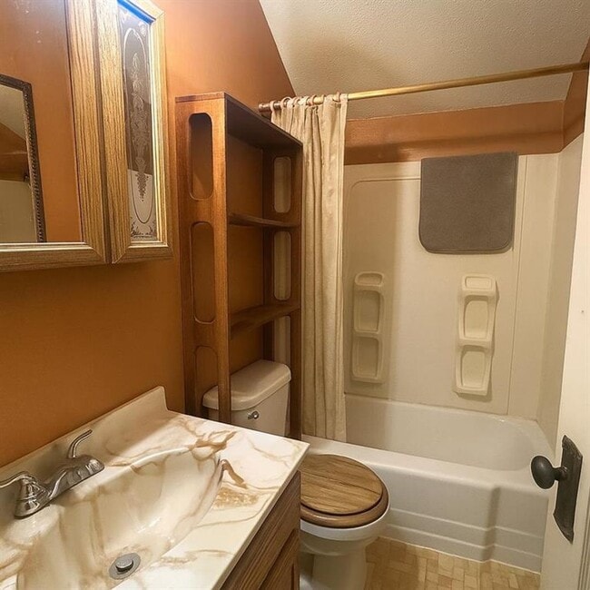 Foto del edificio - 3 Bedroom 1 Bathroom