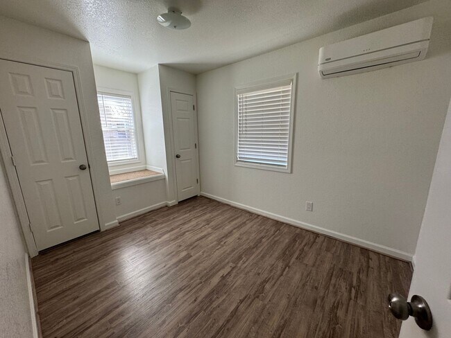Foto del edificio - 2 bedroom, 1 bathroom home located in a desirable downtown Sparks  * Lesley Reilly Property *