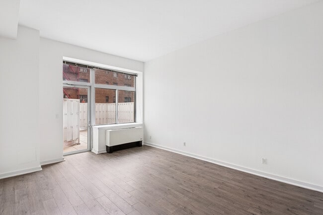 Interior Photo - MODA