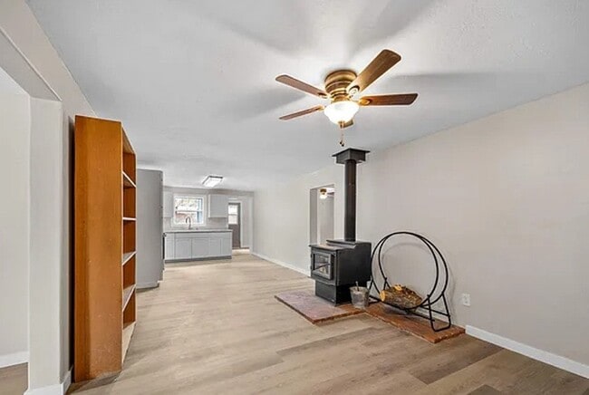 Building Photo - 2221 Curry Ln