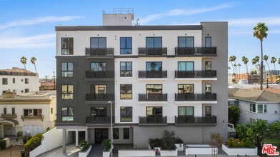Building Photo - 927 Fedora St