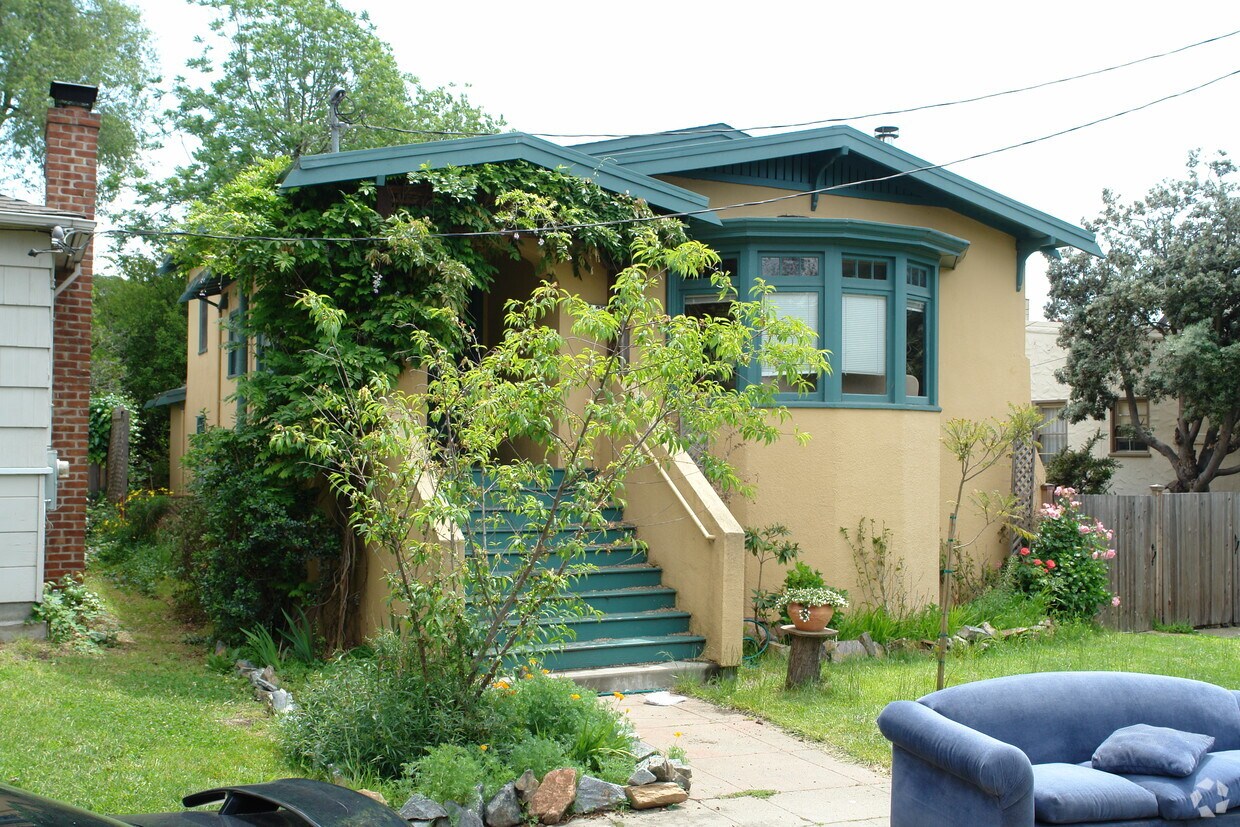 Building Photo - 1125 Neilson St